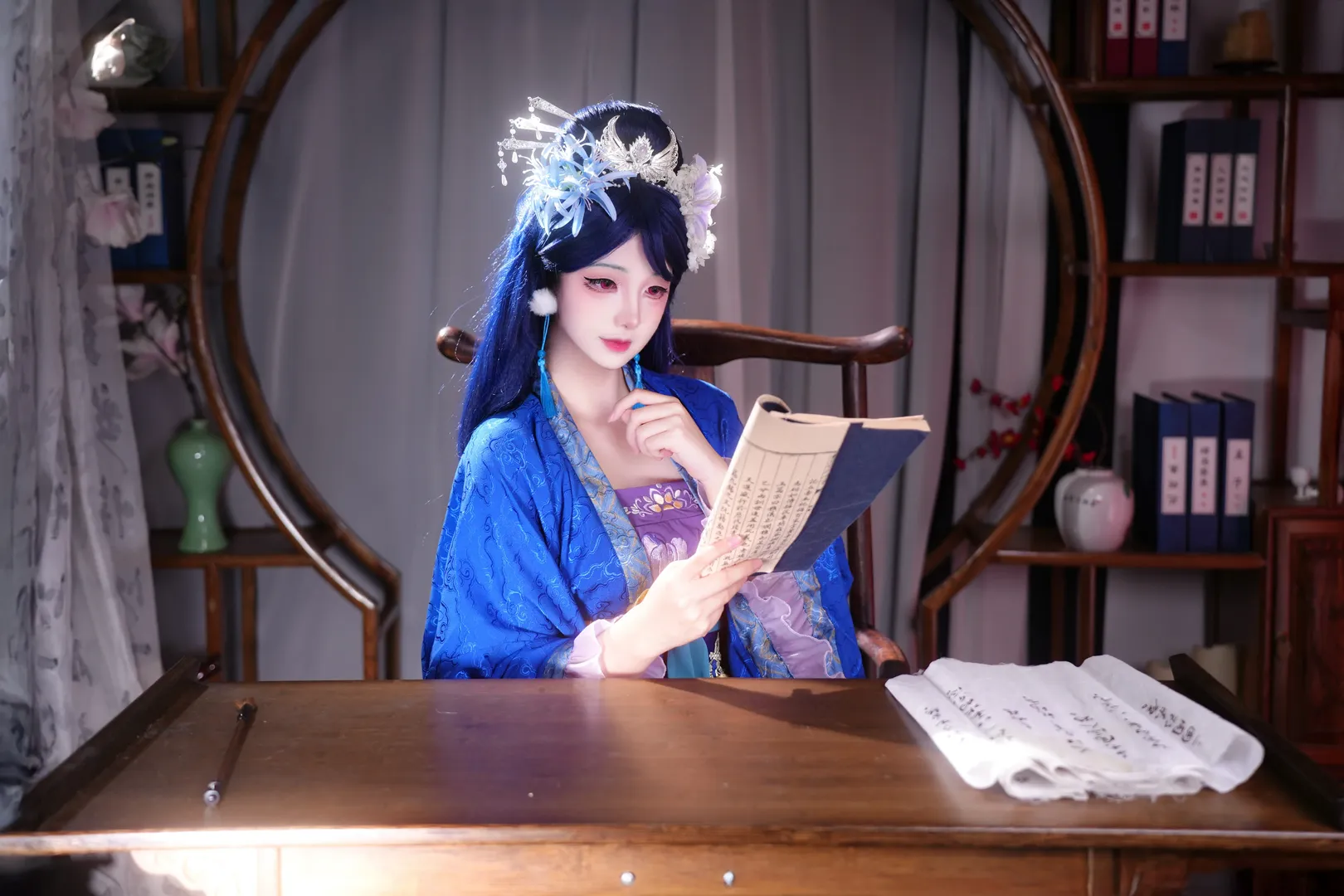 Ancient style, Cosplay photoshoot, Chinese-style photography, Consort Lihua cosplay, Blue hair traditional Chinese costume - Image 8