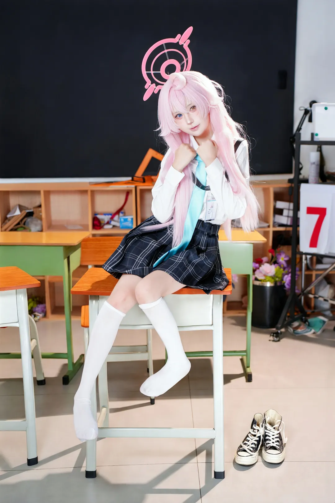 二次元摄影, 蔚蓝档案, 小鸟游星野cos, 白丝, 教室 - 第1张