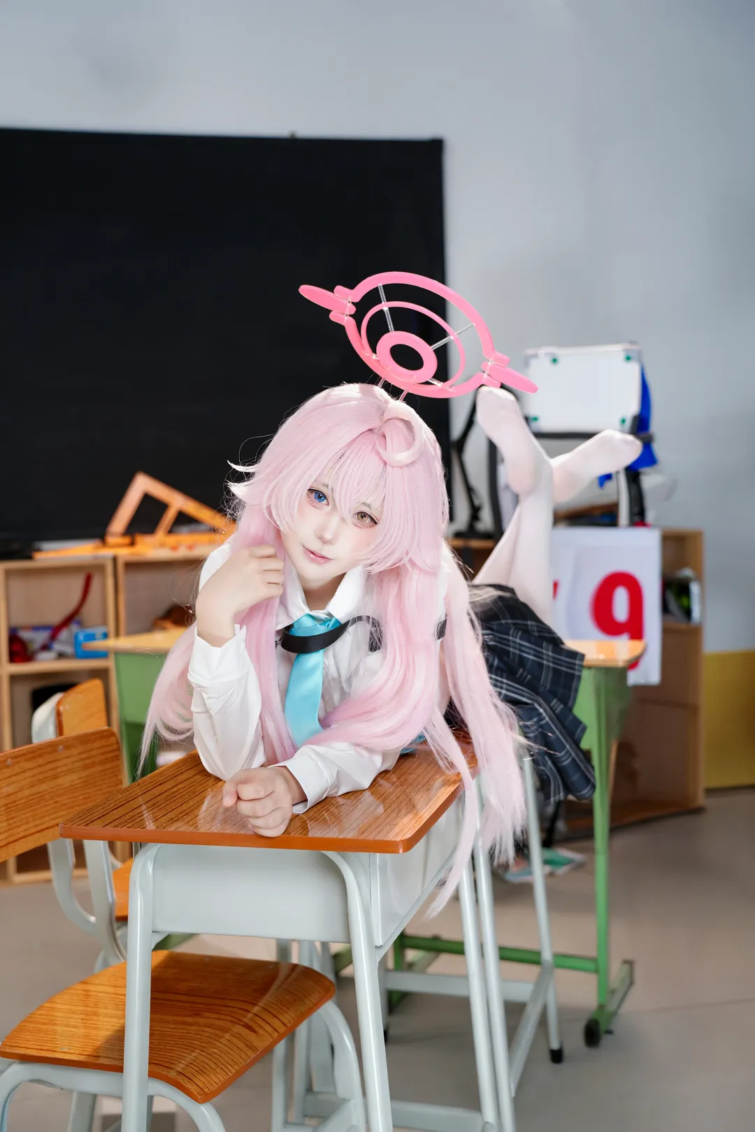 二次元摄影, 蔚蓝档案, 小鸟游星野cos, 白丝, 教室