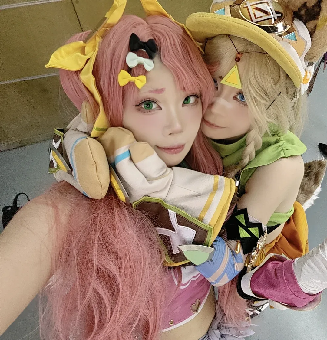 原神cos, 绝区零cos, 双人cosplay, 漫展合影, 二次元闺蜜