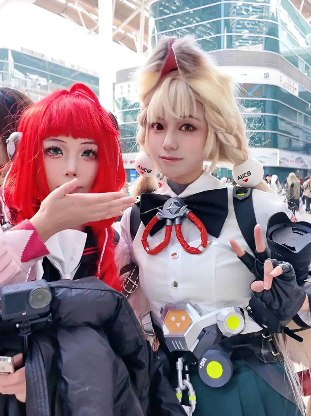 絕區零, 愛麗絲cos, 雙人Cosplay, 浮波柚葉cos, 漫展遊場
