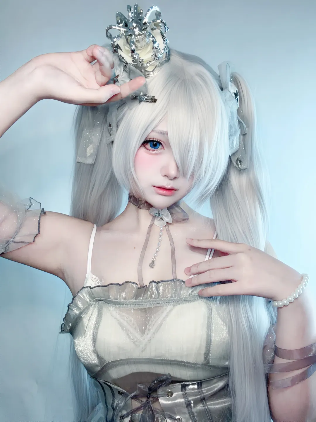 灰姑娘cos, 胜利女神nikke, 冷脸萌, BJD妆造, 银白发双马尾