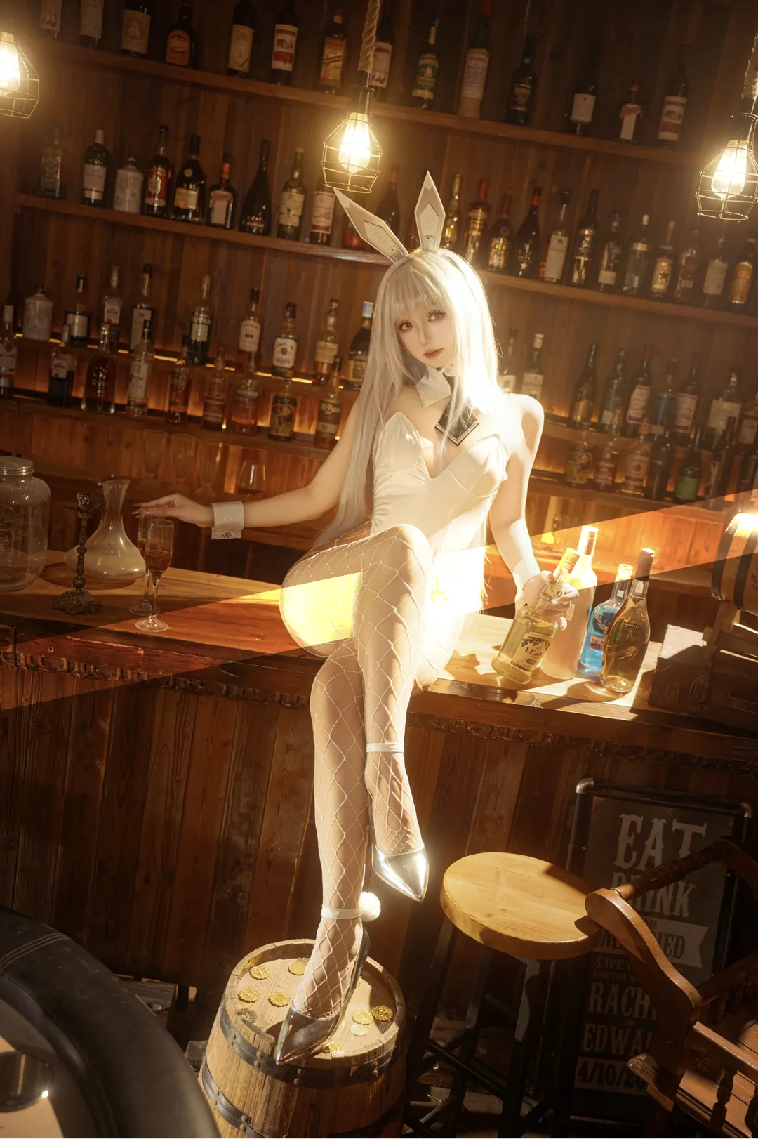 布兰儿cos, 胜利女神nikke, 酒吧写真, 兔女郎cos, 白丝渔网袜