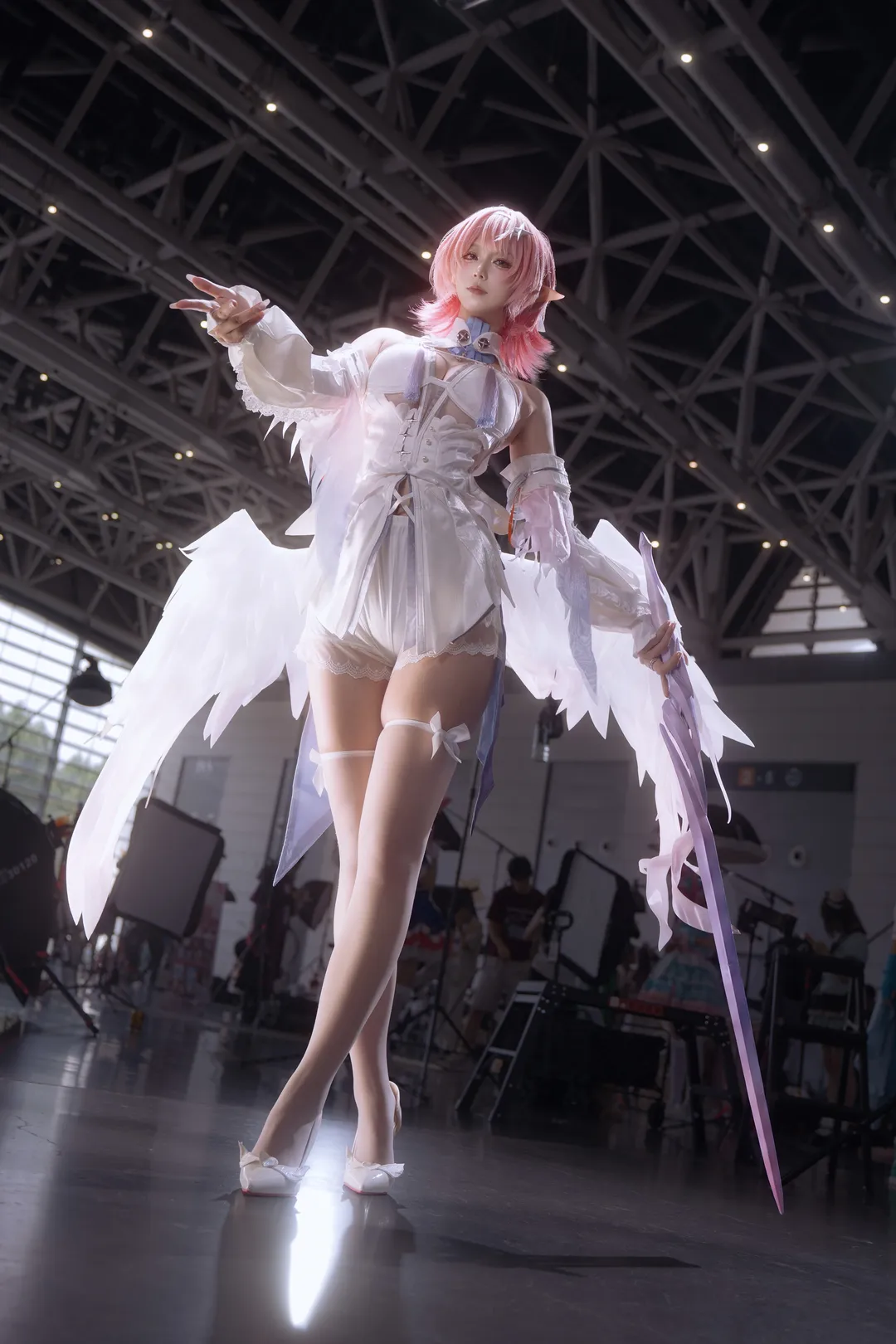 Zenless Zone Zero, Convention photography, Anime-style photography, White tights cosplay, Remielle cosplay