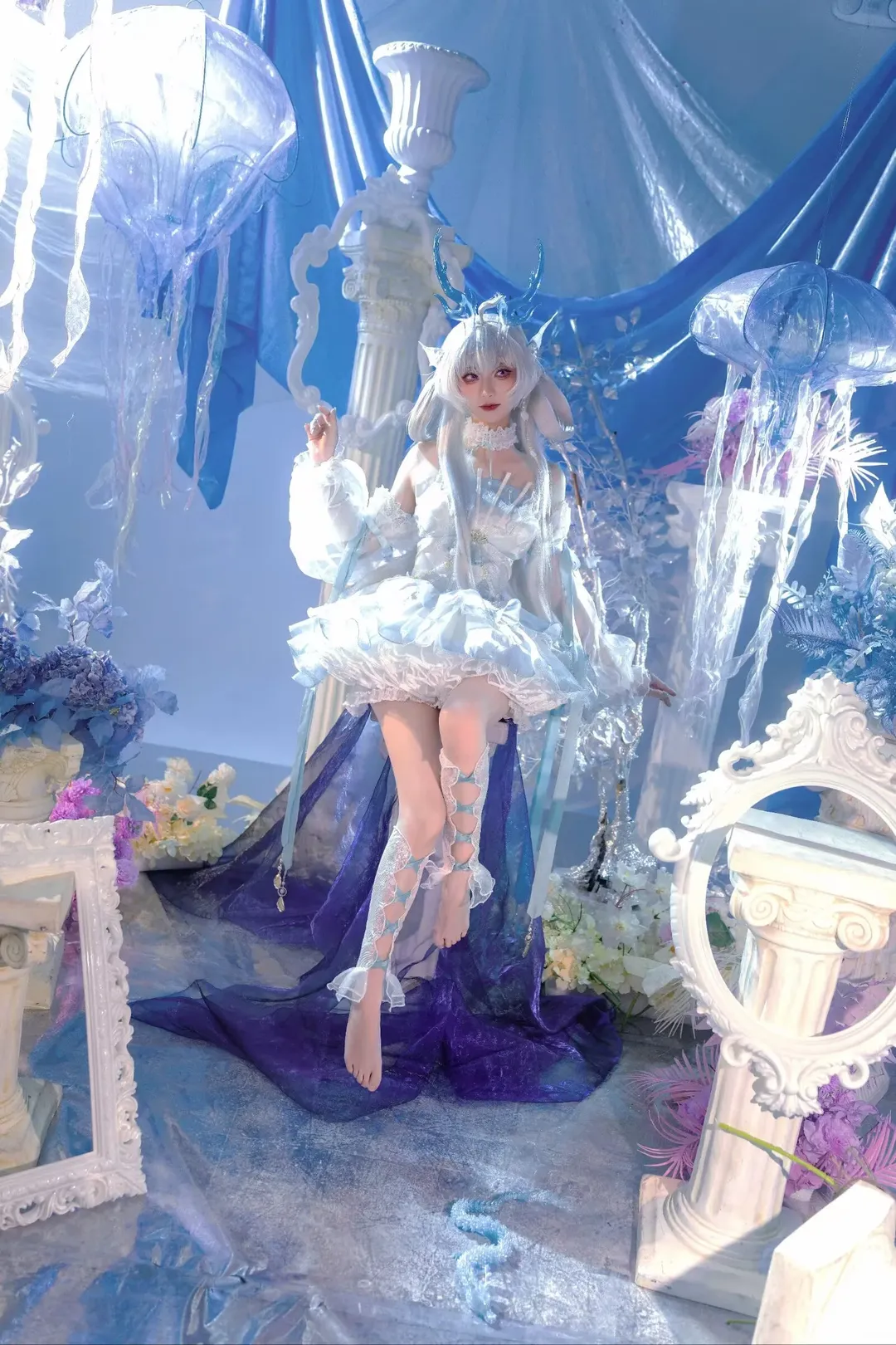 Azur Lane, Anime cosplay, Xuenü and Gao Jianli cosplay, Dreamy photoshoot, Cool-toned photography - Image 1