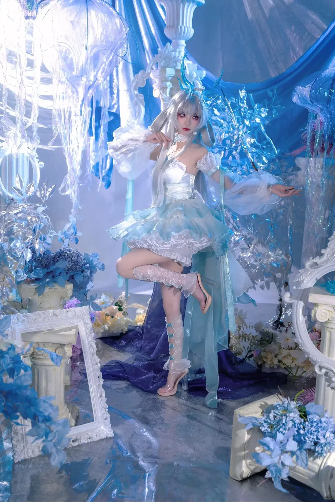Azur Lane, Anime cosplay, Xuenü and Gao Jianli cosplay, Dreamy photoshoot, Cool-toned photography