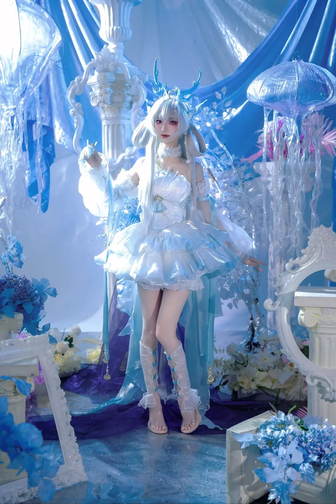 Azur Lane, Anime cosplay, Xuenü and Gao Jianli cosplay, Dreamy photoshoot, Cool-toned photography - Image 5