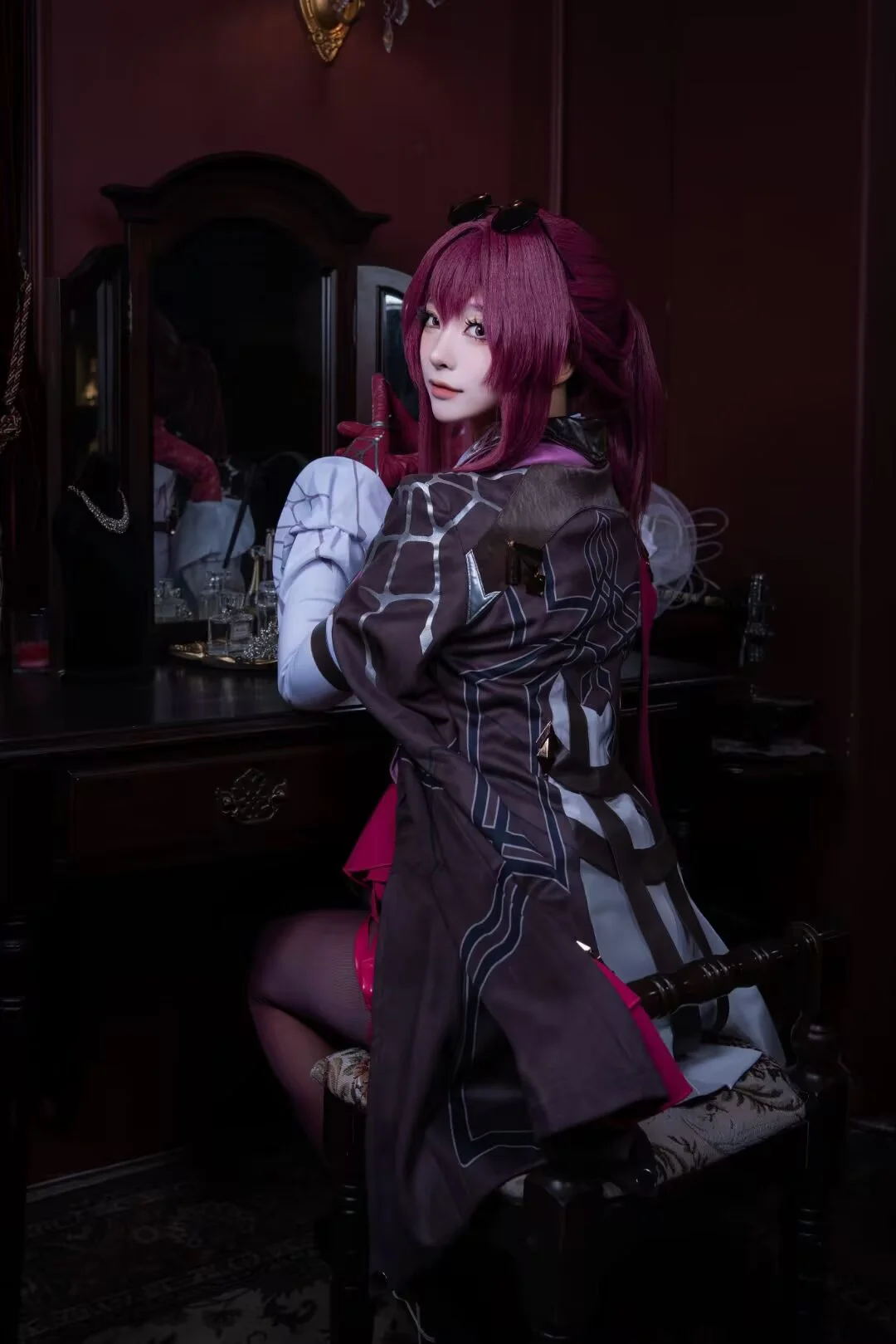 星穹铁道, cosplay正片, 复古风摄影, 星穹铁道cos, 黑丝腿环穿搭 - 第2张