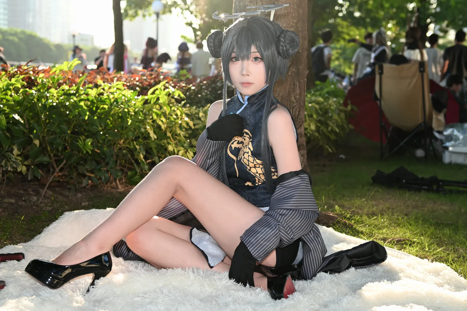 妃咲cos, 碧蓝档案, 二次元cosplay, CICF漫展, 红底高跟鞋