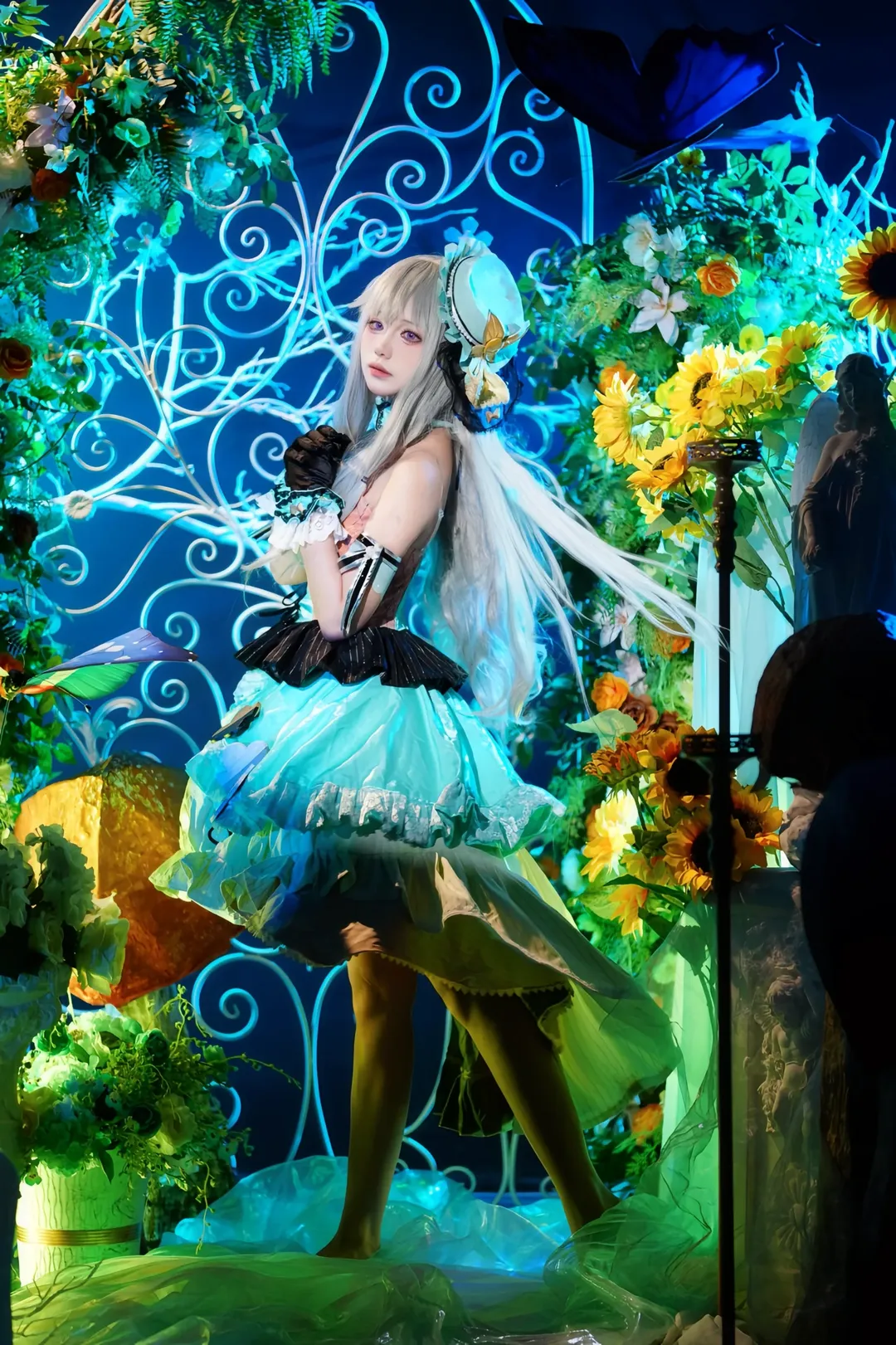 プロジェクトセカイ, コスプレ撮影, 草薙寧々 コスプレ, アニメ風背景, 幻想の森 - 1枚目