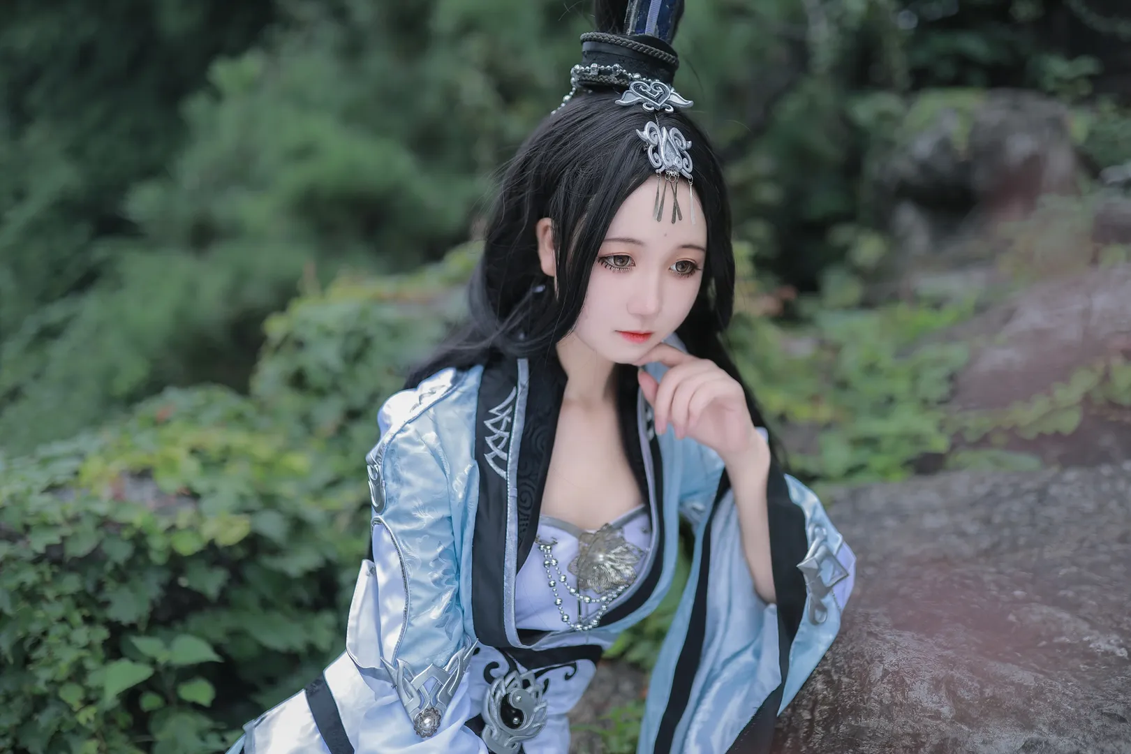 Traditional style cosplay, Chunyang cosplay, JX3 Online, Pojun female Taoist cosplay, Xianxia location shoot - Image 1