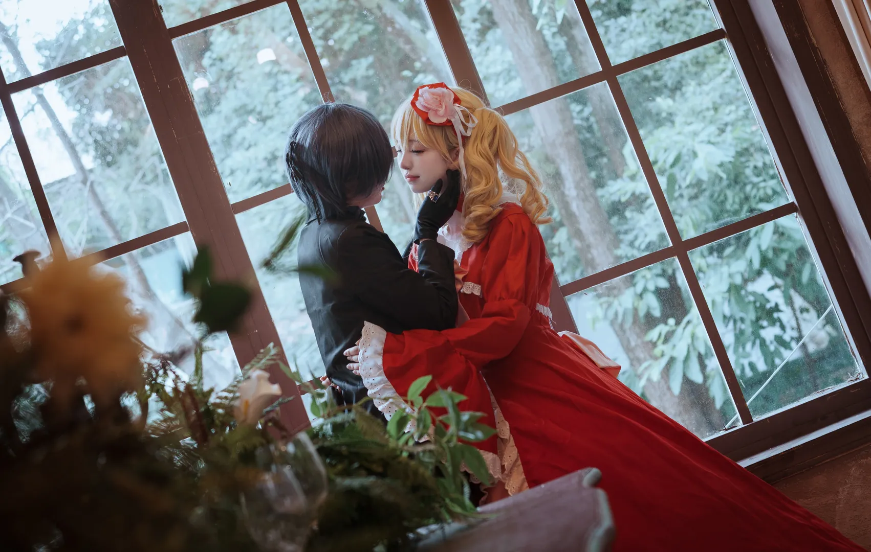 Vintage style, Black Butler, Ciel cosplay, Elizabeth cosplay, Botanical garden photography - Image 2