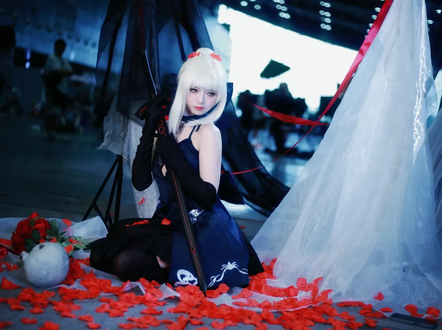 阿尔托莉雅cos, 漫展场照, fate, 黑丝cos, 暗黑哥特风 - 第2张