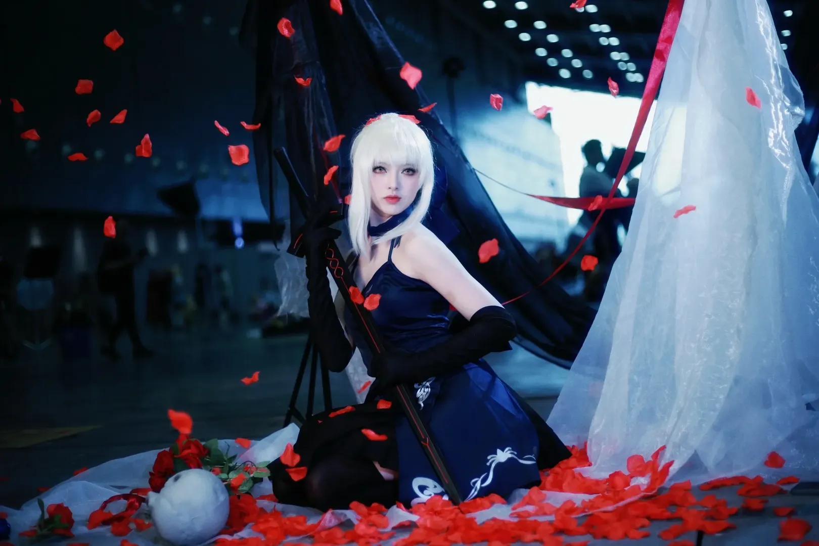 阿尔托莉雅cos, 漫展场照, fate, 黑丝cos, 暗黑哥特风 - 第5张