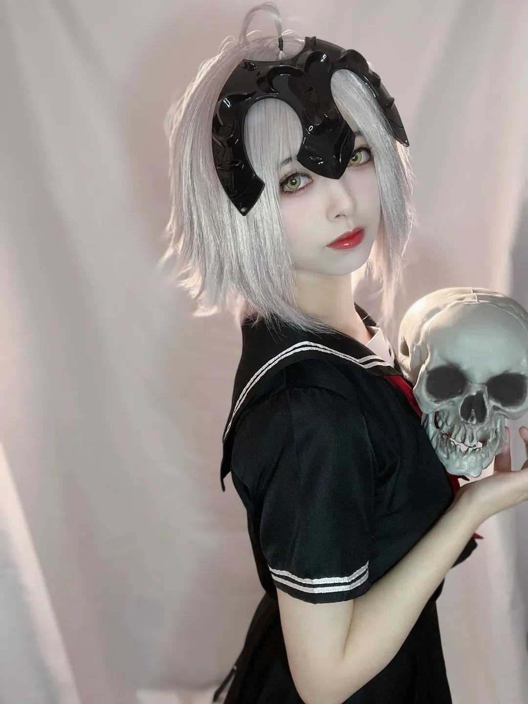 Fate/Grand Order, ジャンヌ・ダルク（オルタ）コスプレ, セーラー服コスプレ, ダーク系コスプレ, 彼岸花の小道具 - 1枚目