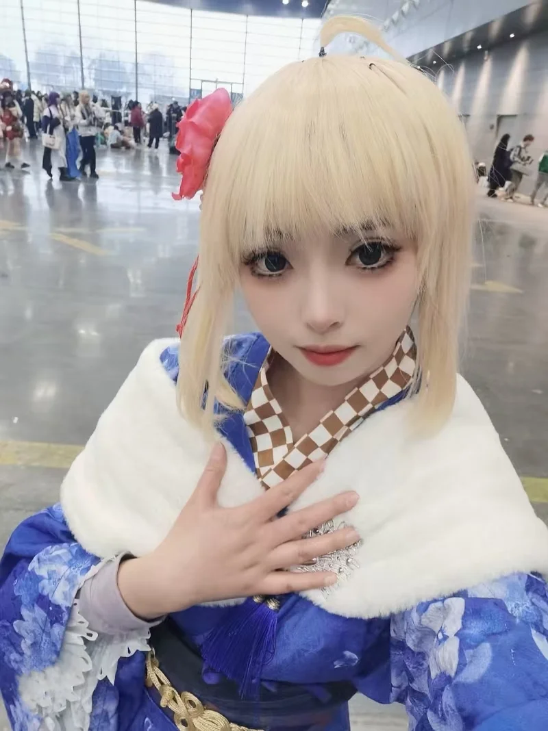2D, Fate/Grand Order, Anime convention, Altria cosplay, Cosplay photography - Image 1