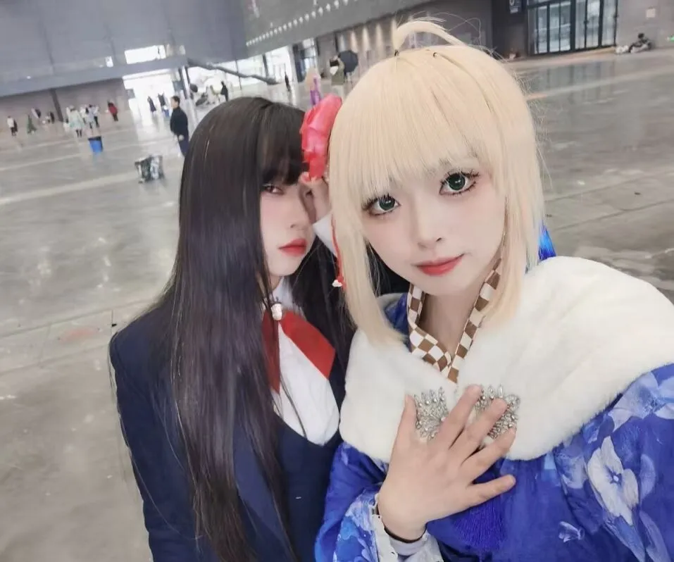 Fate/Grand Order, 阿尔托莉雅cos, 二次元返图, 金发少女cos, 车内近景cos - 第1张