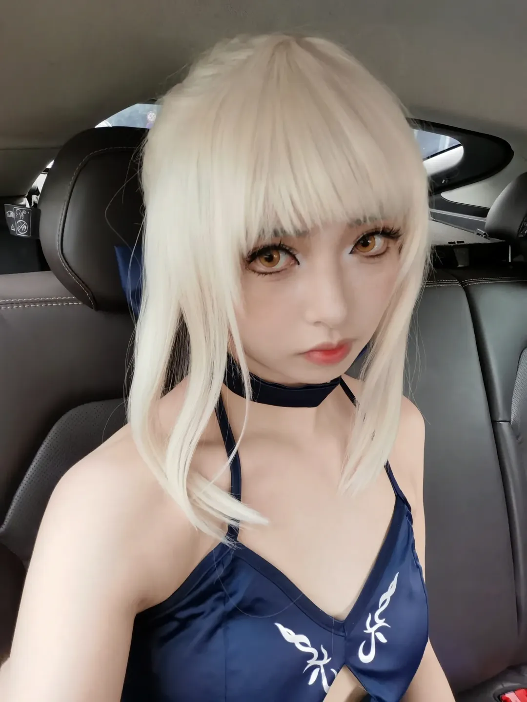 Fate/Grand Order, アルトリア コスプレ, 二次元美少女, 銀髪ウィッグ, 車内撮影