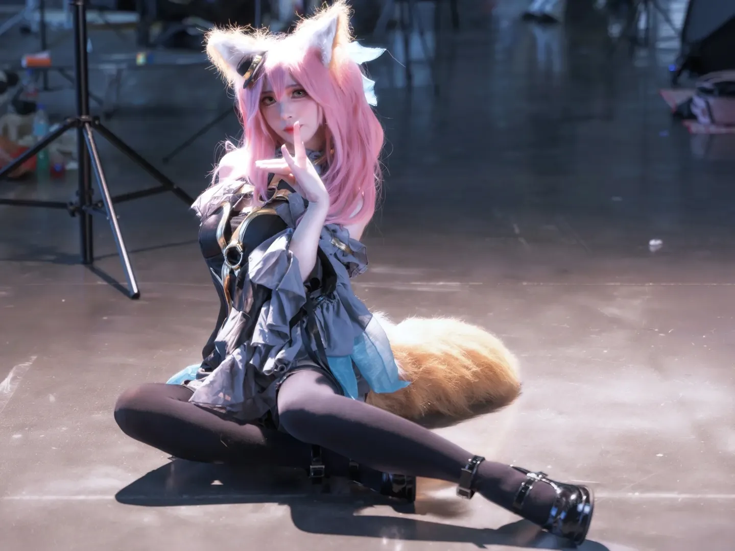 Fate/Grand Order, Convention photos, Kemonomimi girl, Black stockings cosplay, Tamamo no Mae cosplay