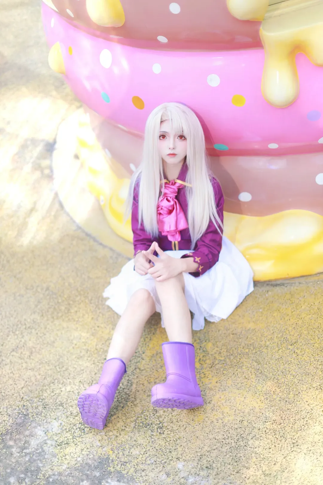 cosplay, Fate, Silver hair, red eyes, Illyasviel von Einzbern cosplay, Pink polka dots - Image 5