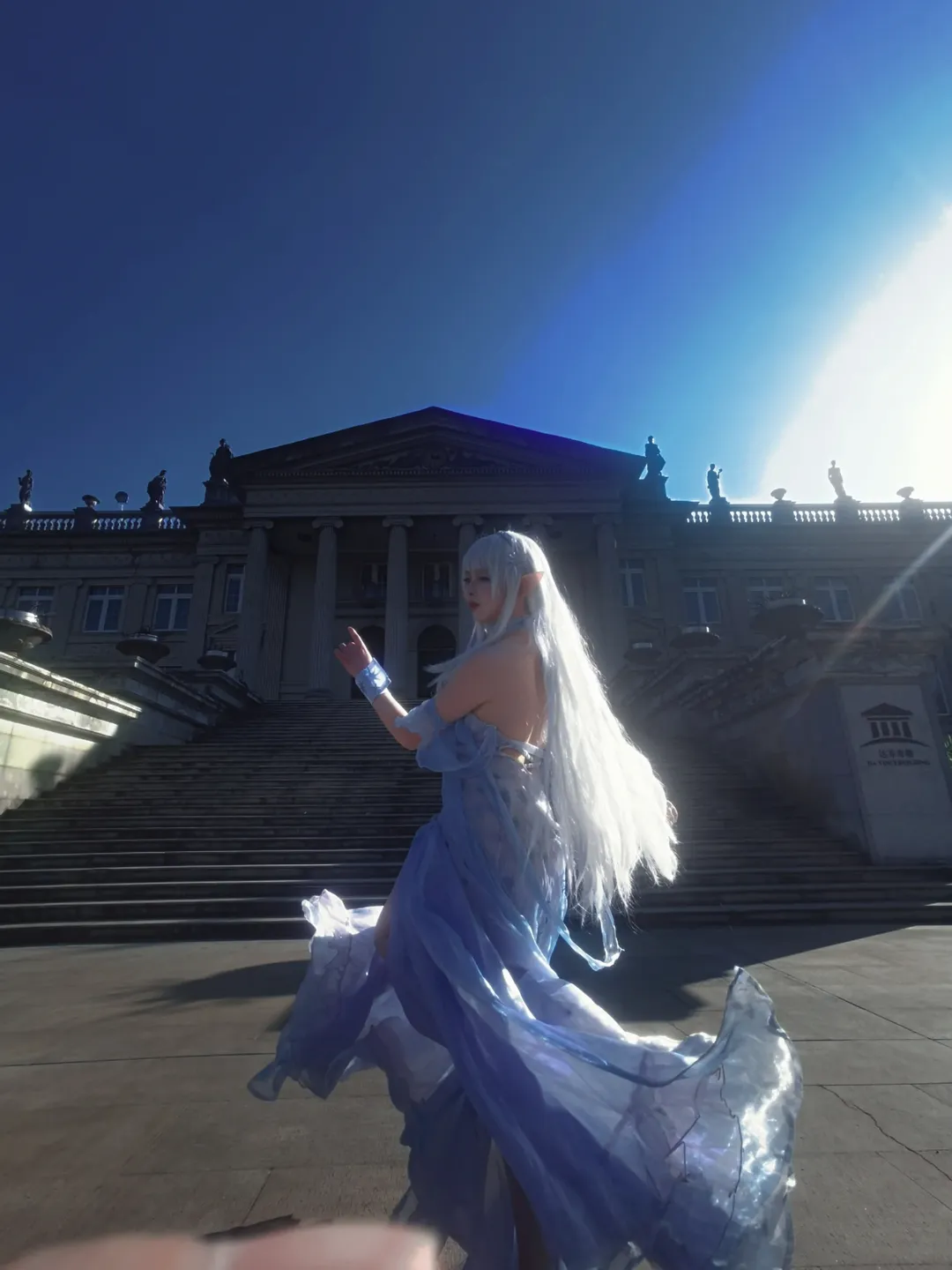 雰囲気, Re:ゼロから始める異世界生活, エミリア コスプレ, エルフ耳, 青と白のチュールドレス - 4枚目