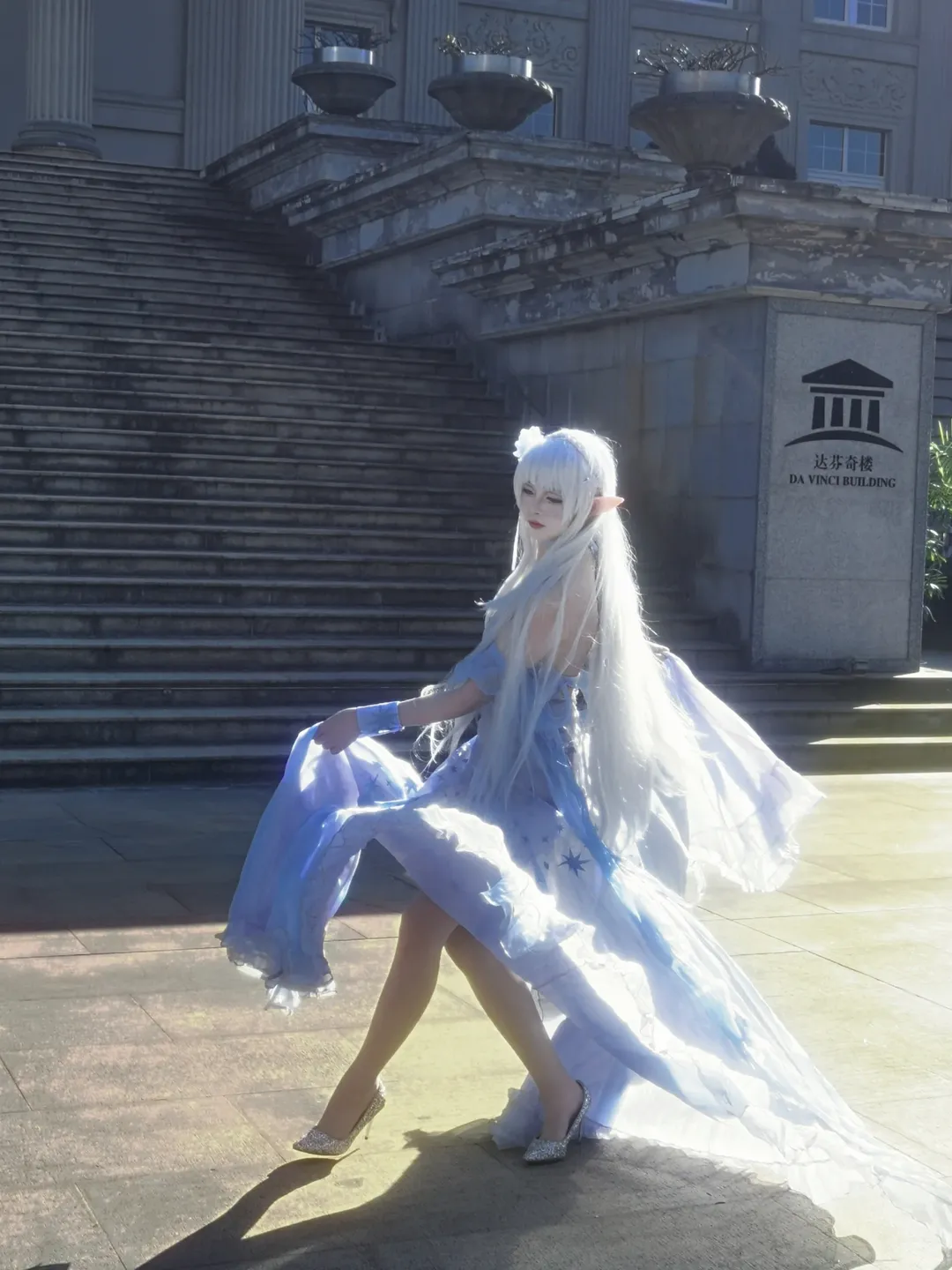 雰囲気, Re:ゼロから始める異世界生活, エミリア コスプレ, エルフ耳, 青と白のチュールドレス - 8枚目