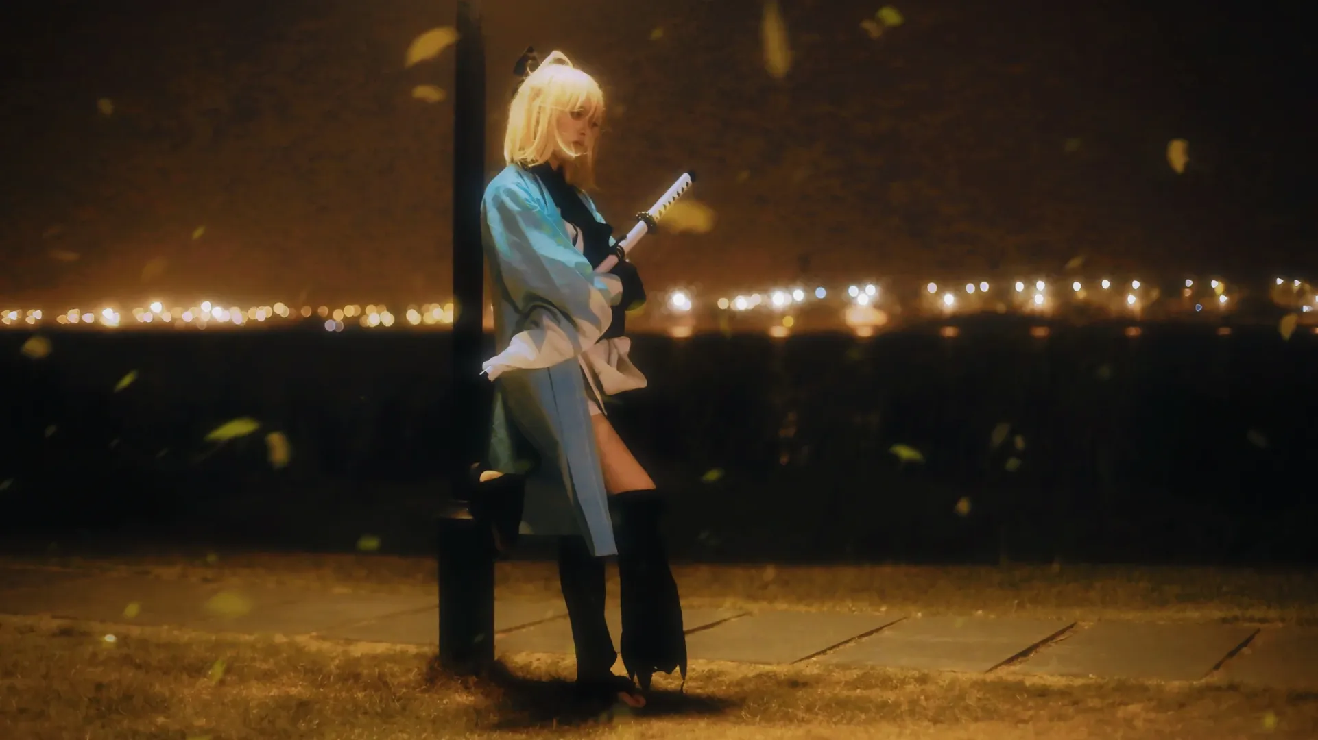 Fate/Grand Order, 冲田总司cos, 二次元角色扮演, 夜景摄影, 武士刀造型