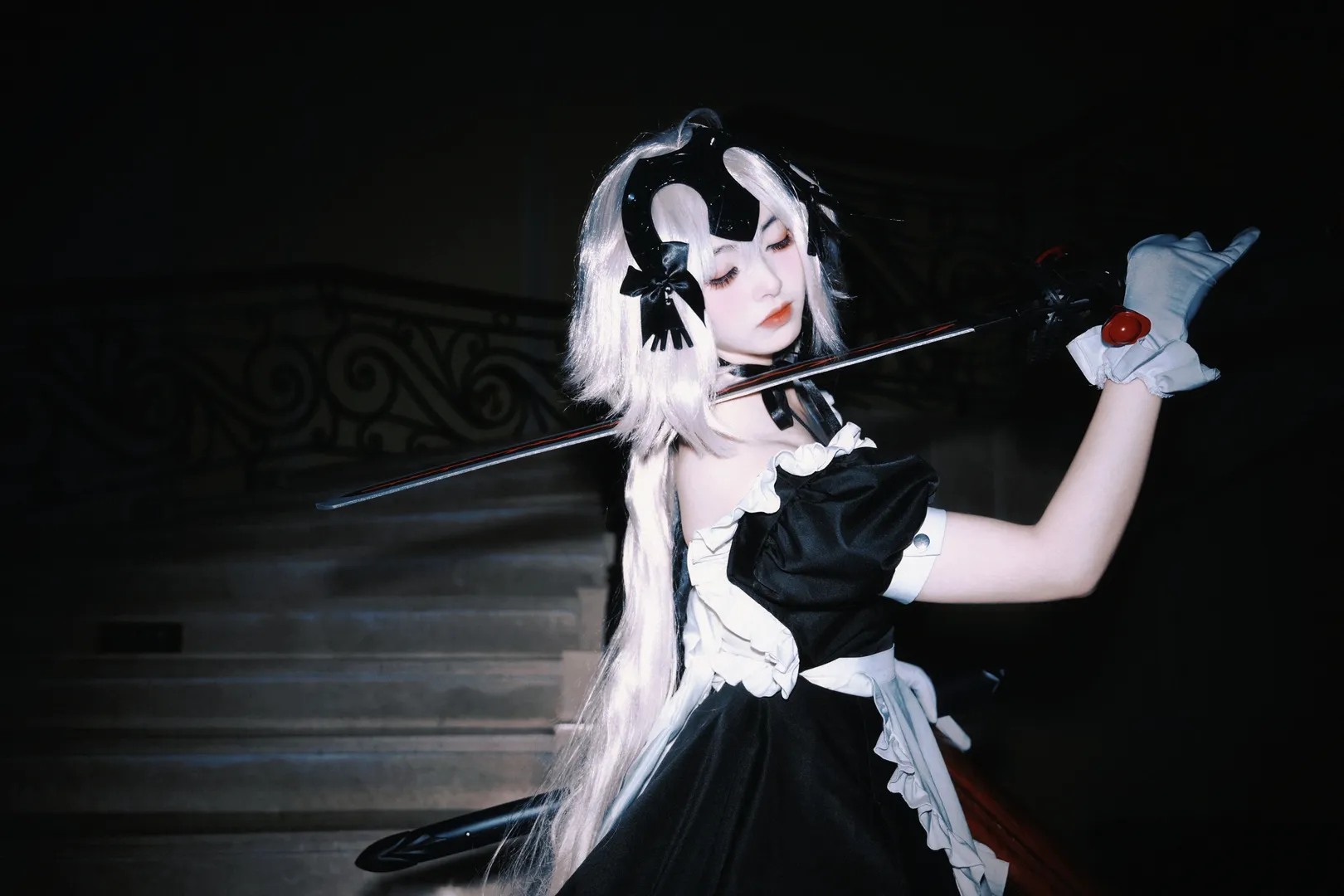 コスプレ撮影, ジャンヌ・ダルク（オルタ）コスプレ, フェイト, ダークゴシック風, 白ストッキング - 2枚目
