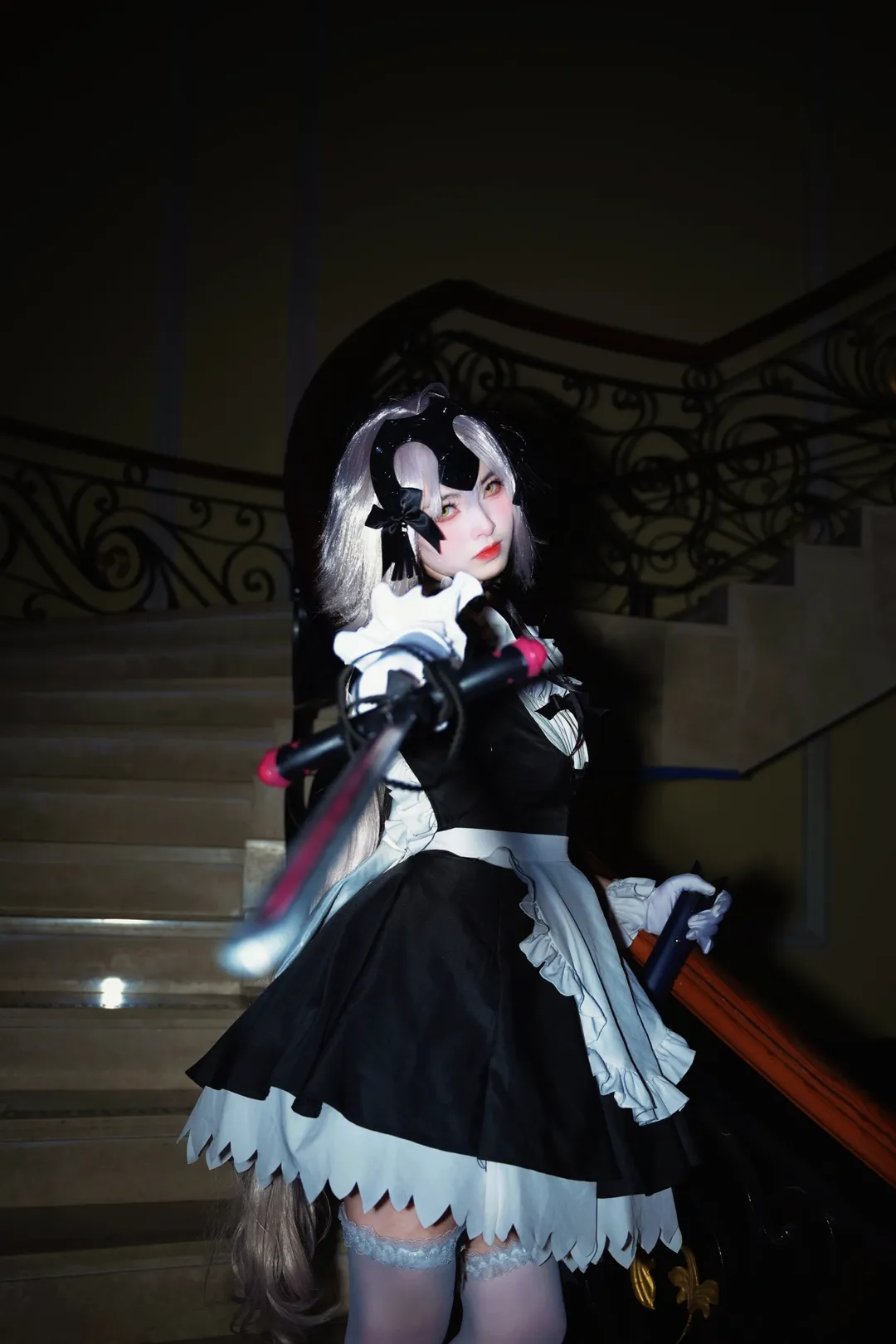 コスプレ撮影, ジャンヌ・ダルク（オルタ）コスプレ, フェイト, ダークゴシック風, 白ストッキング - 4枚目