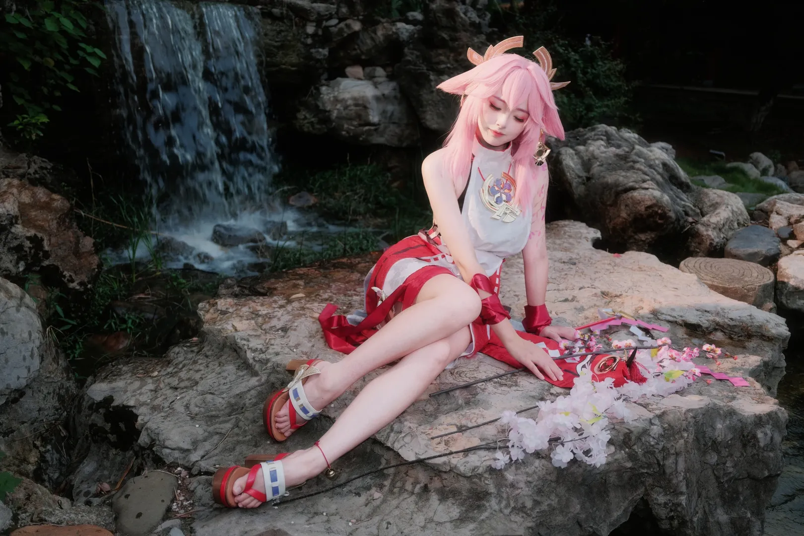 原神, 八重神子cos, 户外cos, cosplay摄影, 二次元写真 - 第3张