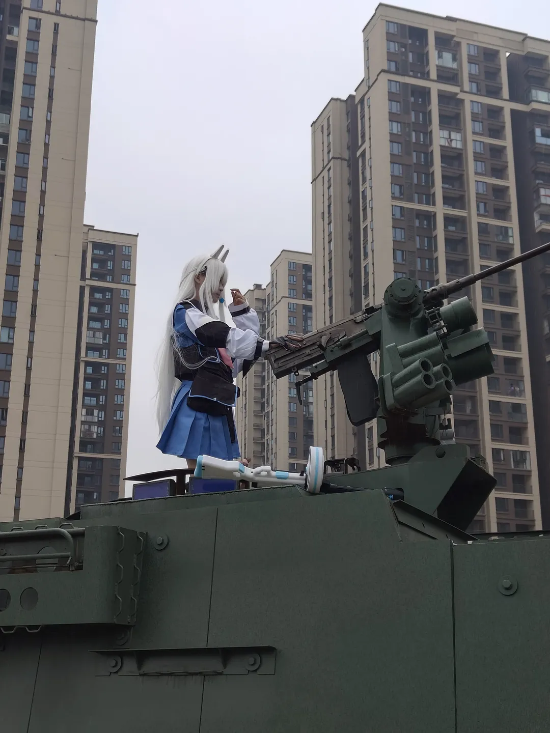 蔚蓝档案, 户外cosplay, 二次元外景, 月雪宫子cos, 装甲车摄影 - 第2张