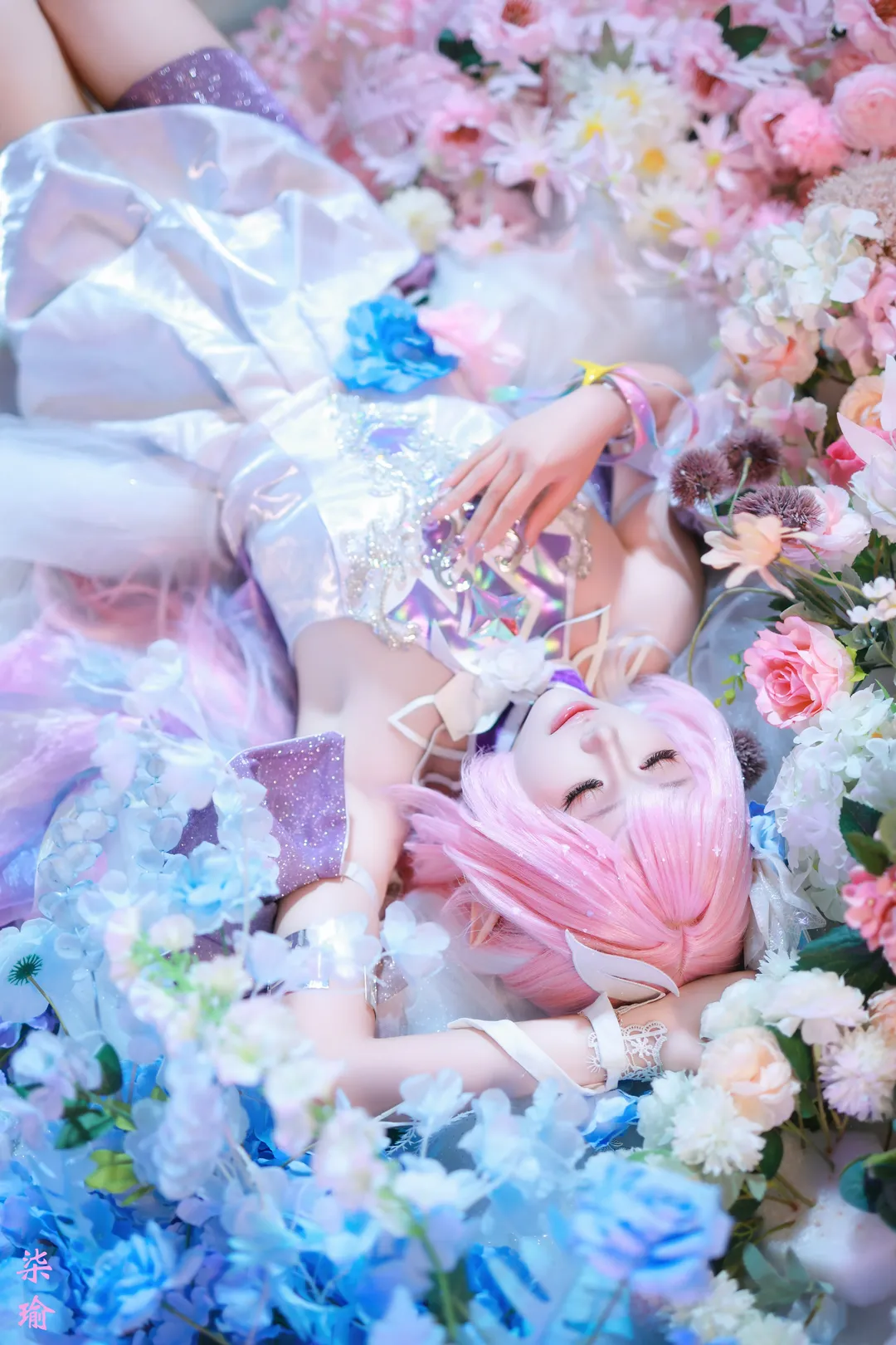 昔涟cos, 崩坏星穹铁道, cosplay正片, 粉发造型, 白丝腿环 - 第1张