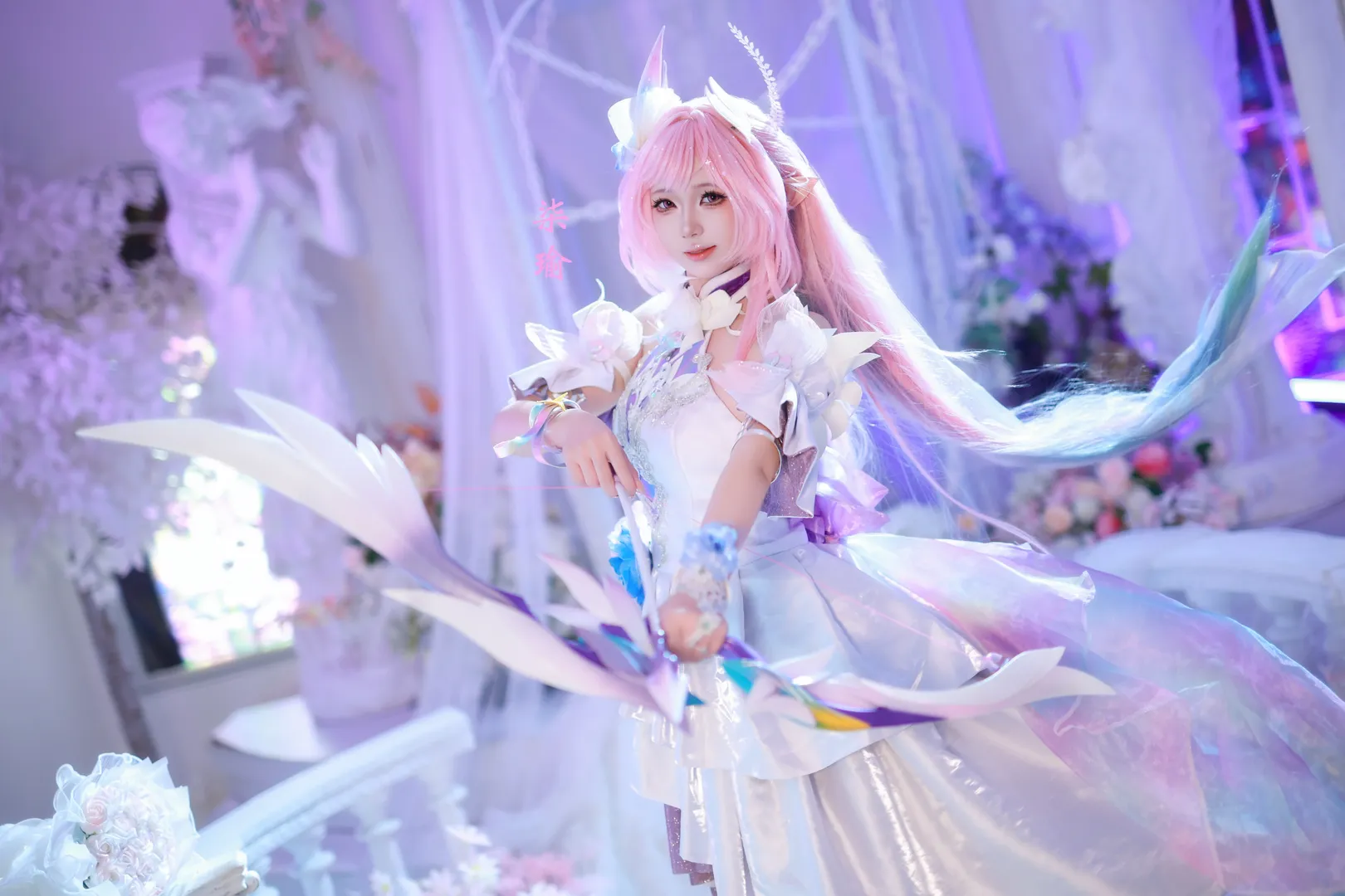 昔涟cos, 崩坏星穹铁道, cosplay正片, 粉发造型, 白丝腿环 - 第3张