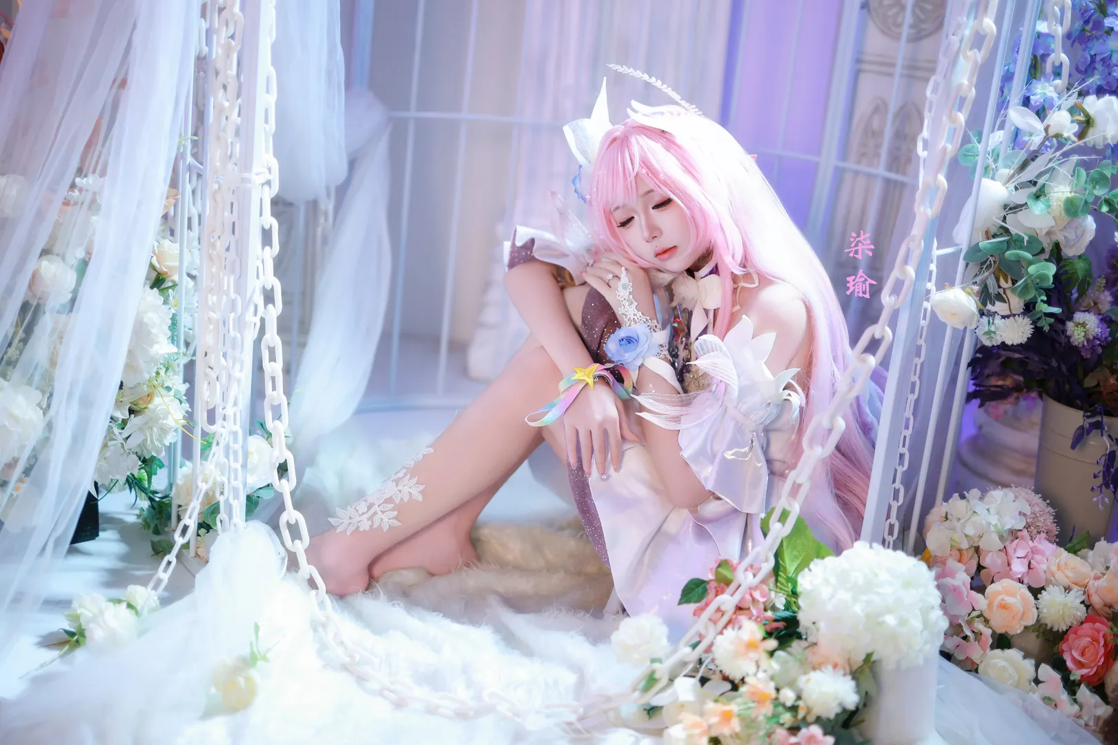 昔涟cos, 崩坏星穹铁道, cosplay正片, 粉发造型, 白丝腿环 - 第6张