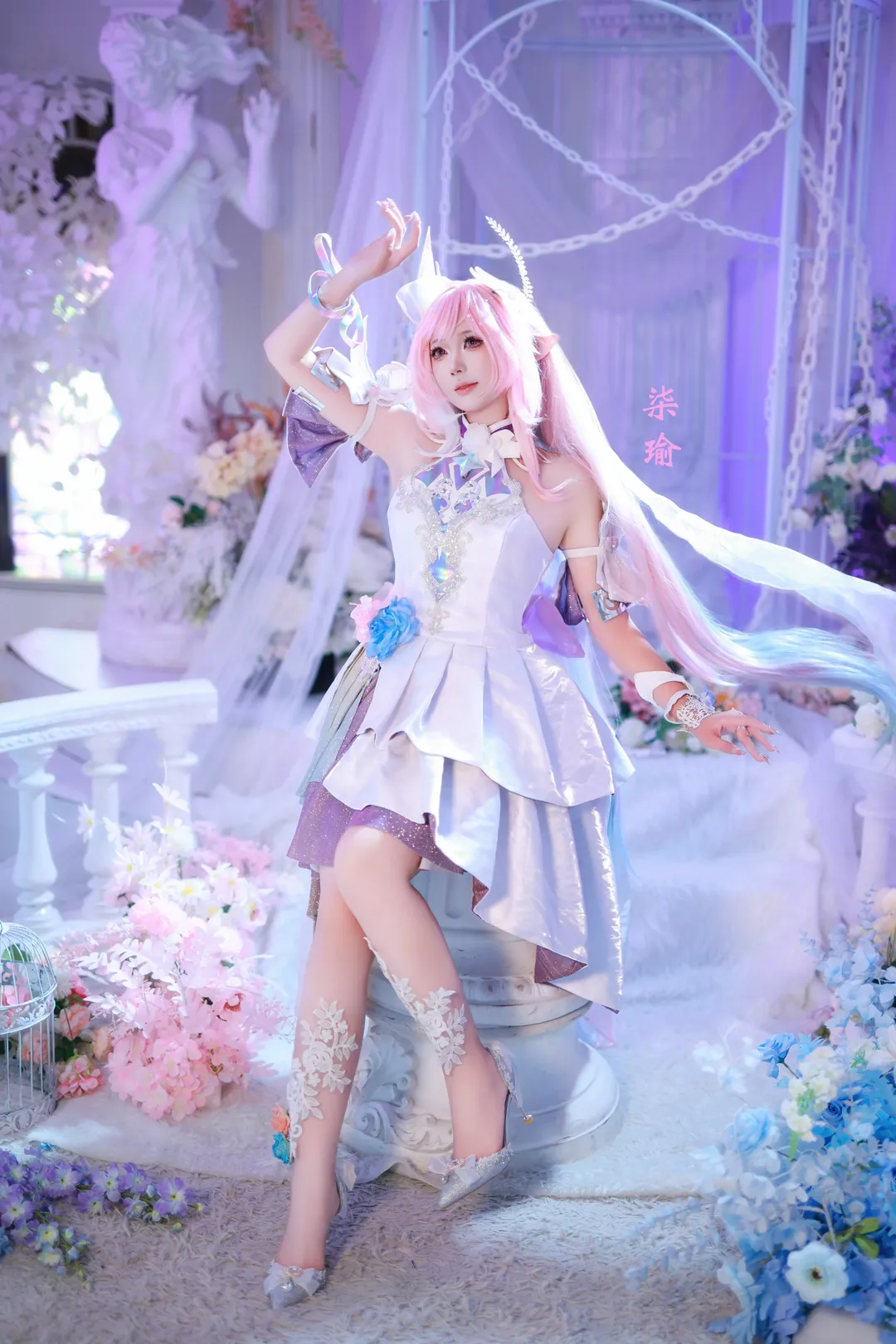 昔涟cos, 崩坏星穹铁道, cosplay正片, 粉发造型, 白丝腿环 - 第8张