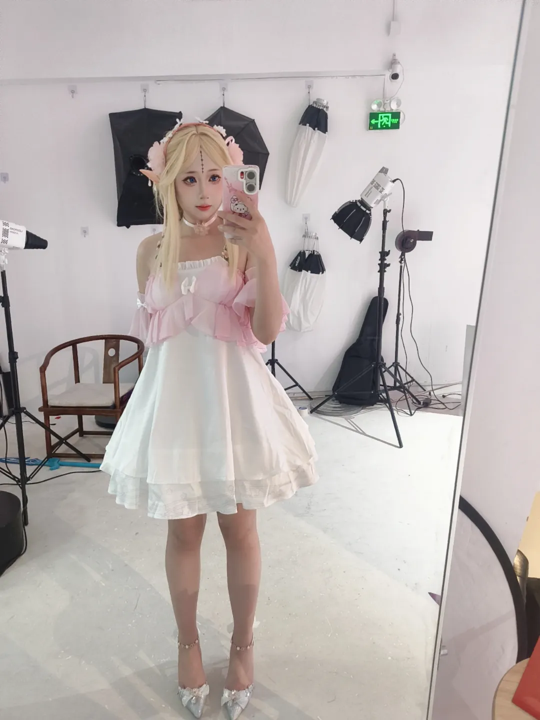 Wuthering Waves, cosplay, Cartethyia Cosplay, Wuthering Waves fan content, Wuthering Waves guide - Image 3