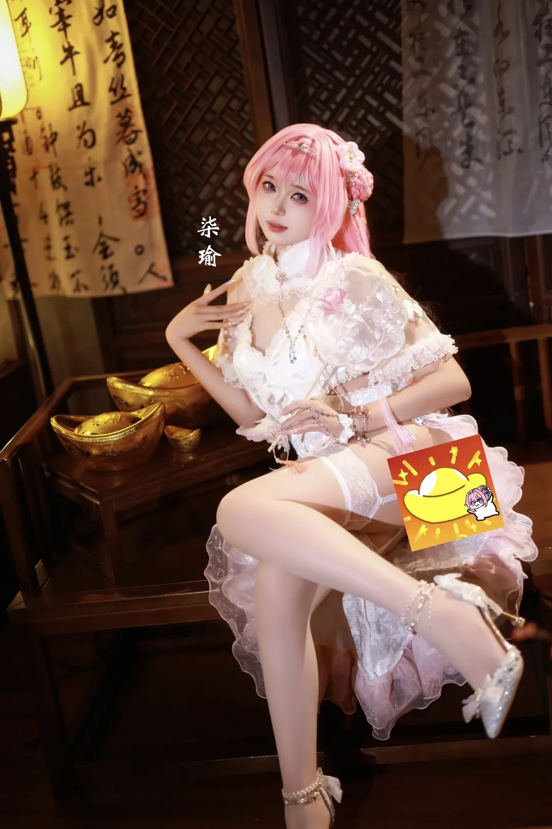 勝利の女神, 中華風コスプレ, ドロシーコスプレ, 新年の雰囲気, 白ガーターストッキング - 1枚目