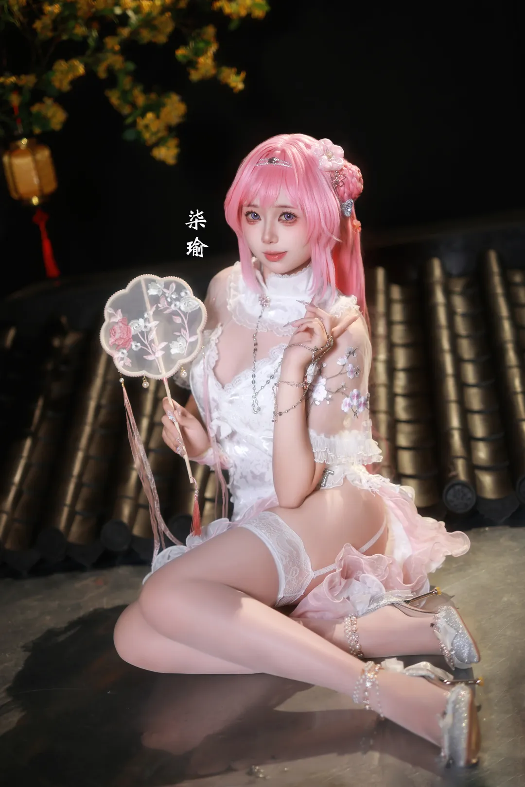 勝利の女神, 中華風コスプレ, ドロシーコスプレ, 新年の雰囲気, 白ガーターストッキング - 3枚目