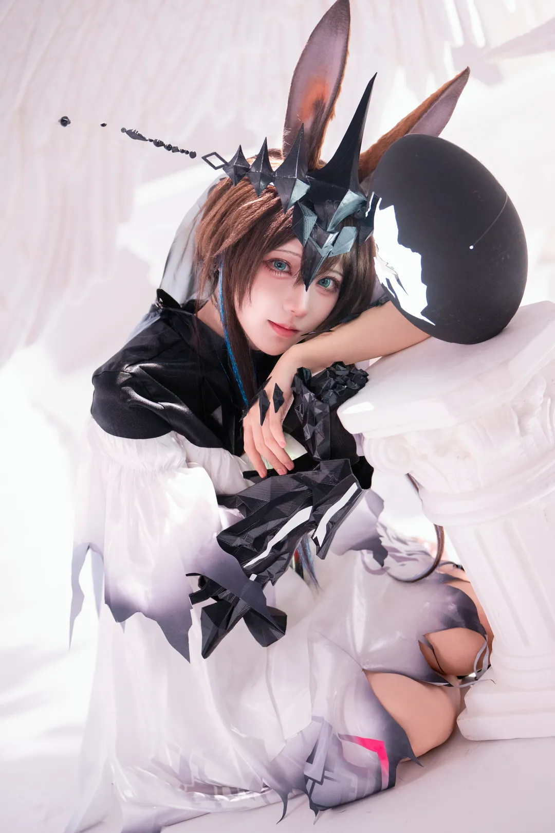 二次元cosplay, 明日方舟, 阿米娅cos, 魔王兔, 高亮棚拍 - 第1张