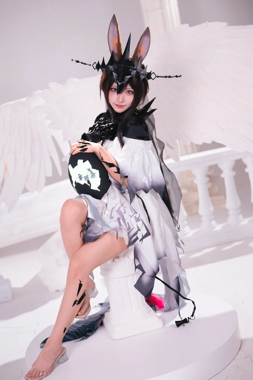 二次元cosplay, 明日方舟, 阿米娅cos, 魔王兔, 高亮棚拍