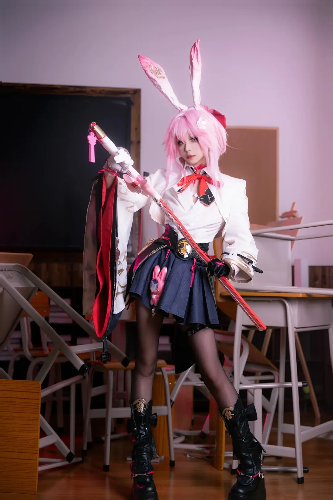 Classroom scene, Honkai: Star Rail, Evanescia cosplay, Cosplay photography, Anime-style fashion