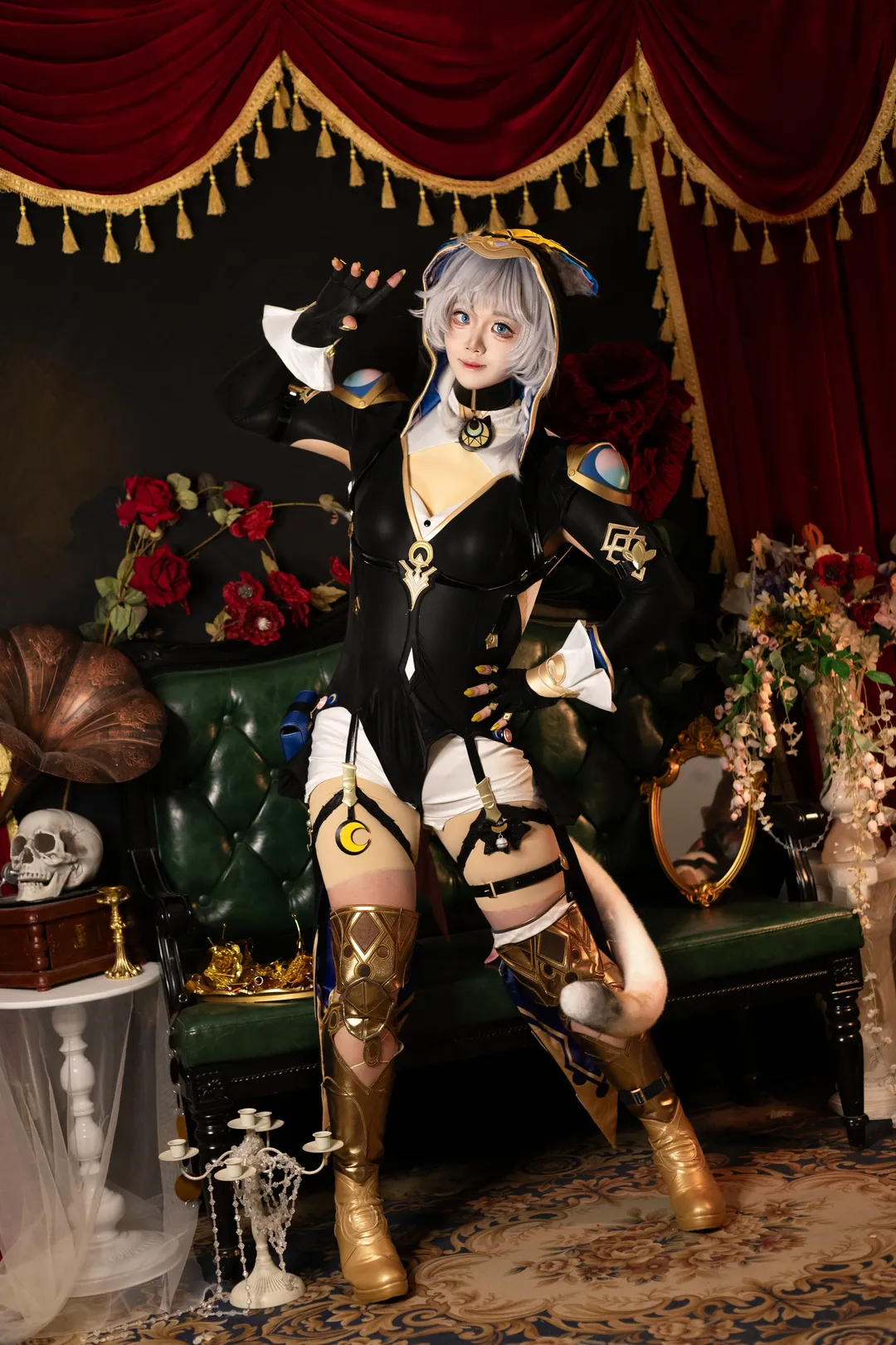 Cifera Cosplay, Honkai: Star Rail, Silver hair styling, Live-action cosplay, Retro studio photoshoot