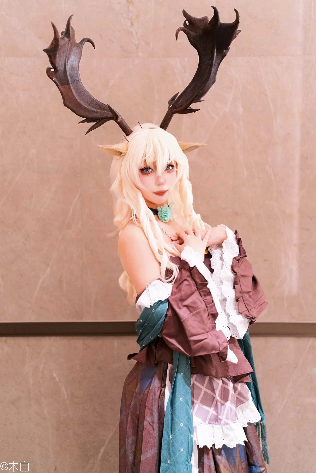 二次元摄影, 明日方舟, cosplay场照, 薇薇安娜cos, 鹿角道具 - 第3张