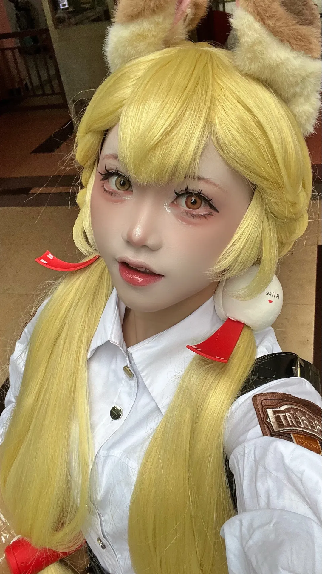 Zenless Zone Zero, Alice Cosplay, Kemonomimi girl, Cosplay selfie, Teardrop makeup