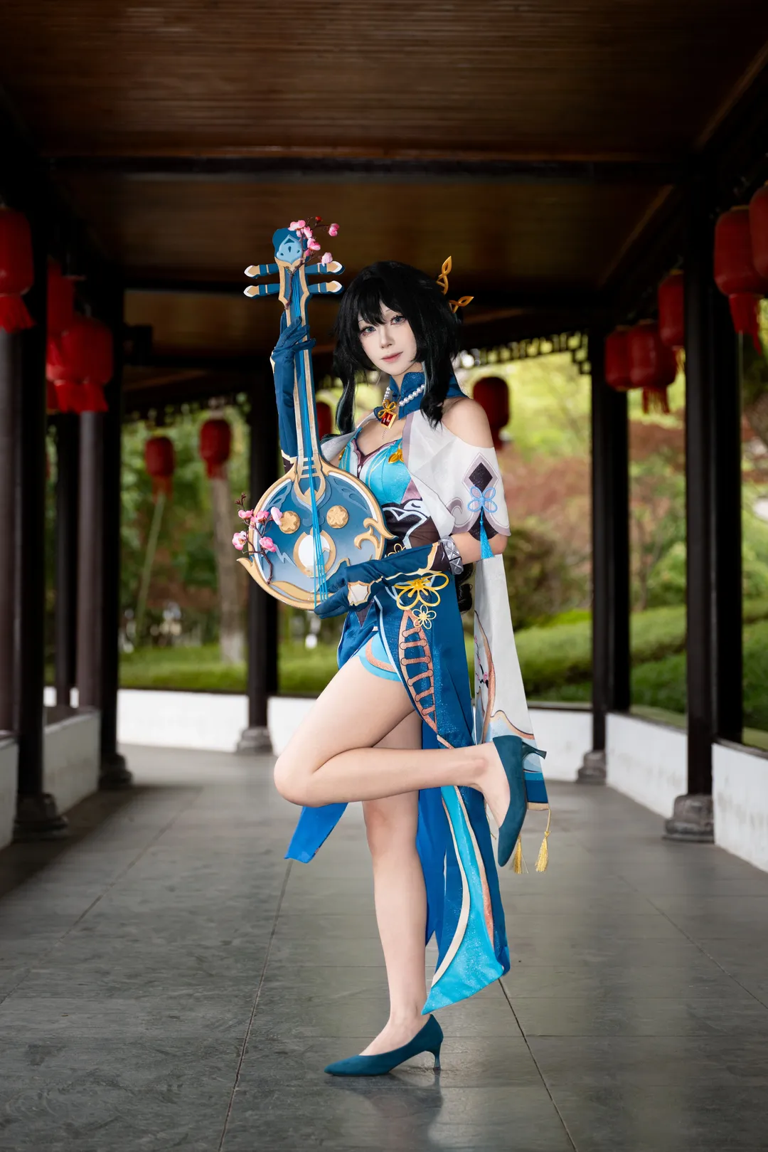 Anime-style photography, Honkai: Star Rail, Ruan Mei cosplay, Chinese-style cosplay, Classical Chinese garden