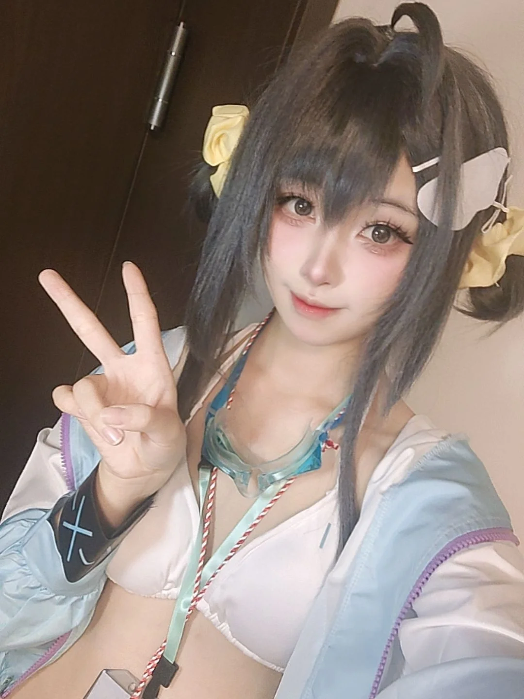 Wig styling, Anime-style fashion, Rafaela Silva cosplay, La Pluma, Swimsuit selfie