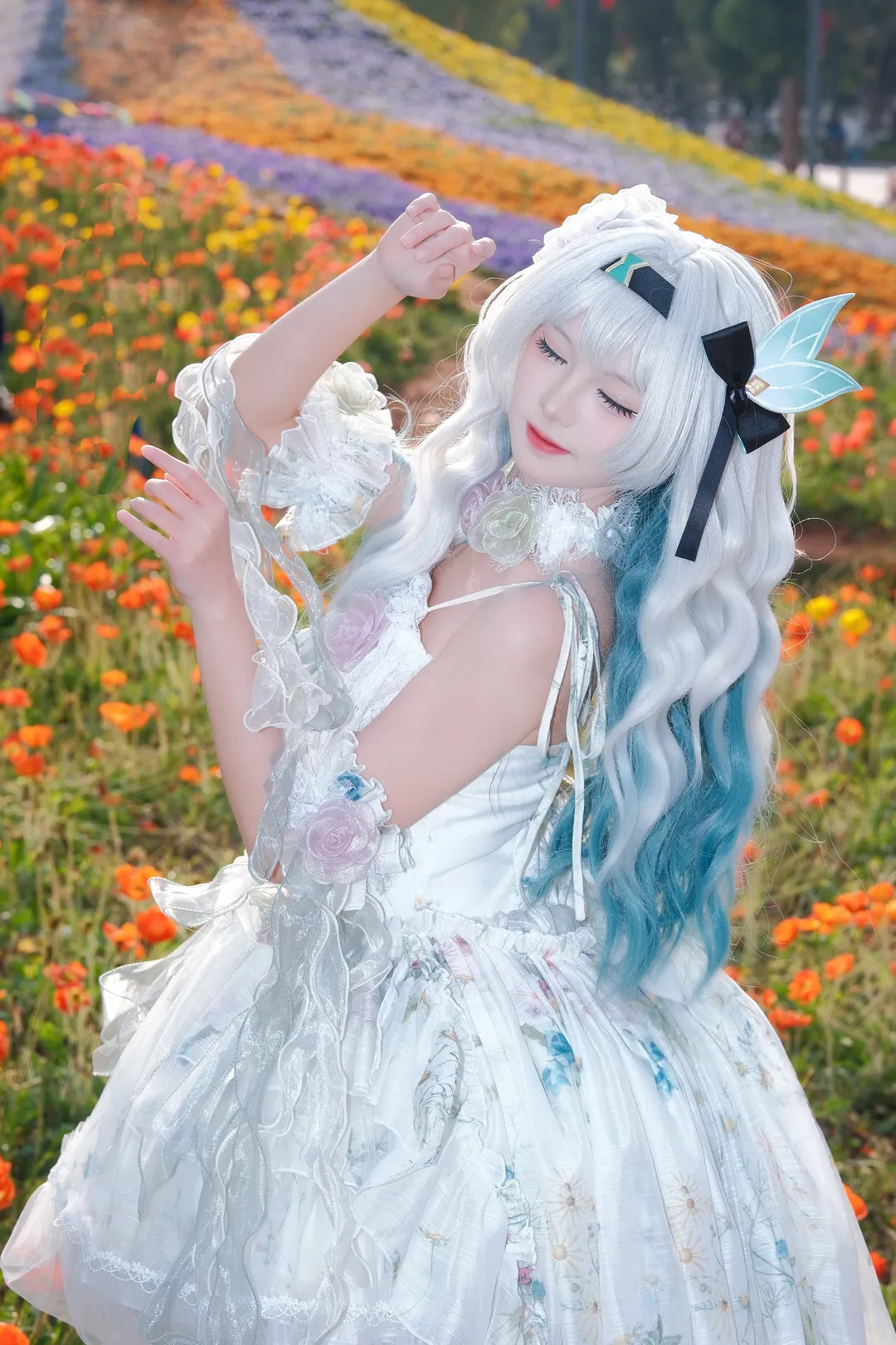 崩壊：スターレイル, ホタル コスプレ, 捏造コスプレ, 花畑での写真撮影, ロリータ風 - 2枚目