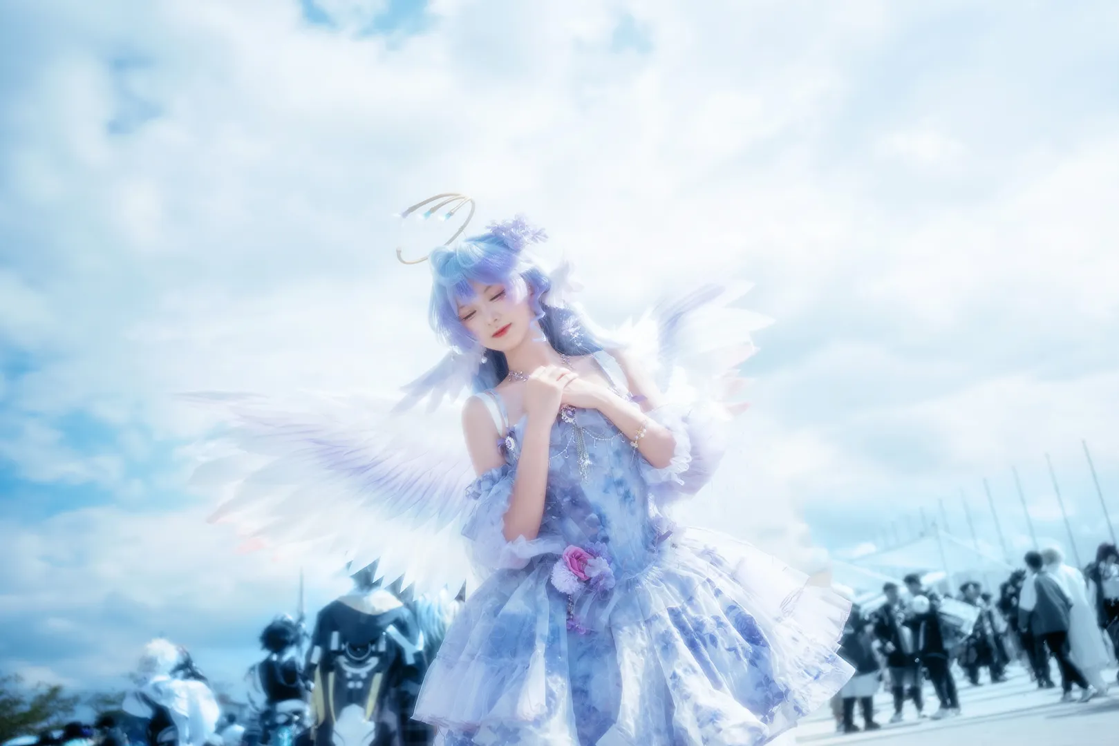 Honkai: Star Rail, Robin cosplay, Custom design cosplay, Convention photography, Angel cosplay - Image 1
