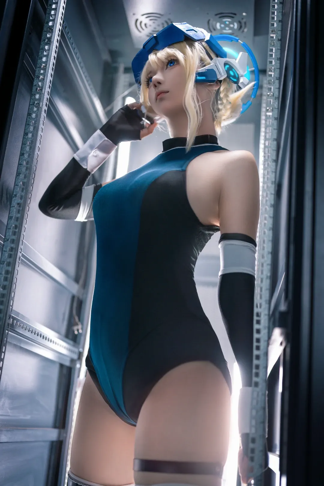 ブルーアーカイブ, コスプレ撮影, 飛鳥馬トキ コスプレ, SF風ポートレート, ハイレグボディスーツ