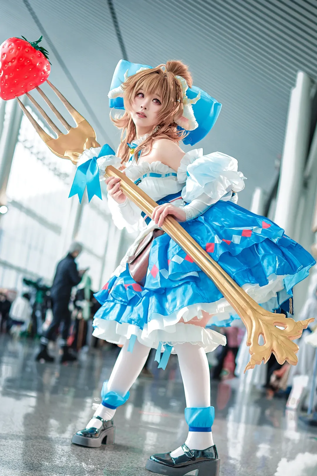 アニメイベント, アークナイツ, 白ストッキング, エイヤフィヤトラ コスプレ, イベント写真 - 1枚目
